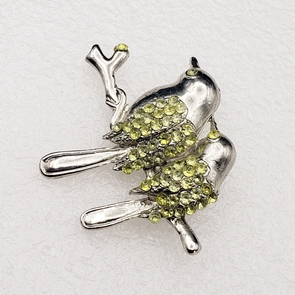 Lovebirds Sitting On a Branch Rhinestone Feathers Brooch - Picture 5 of 9